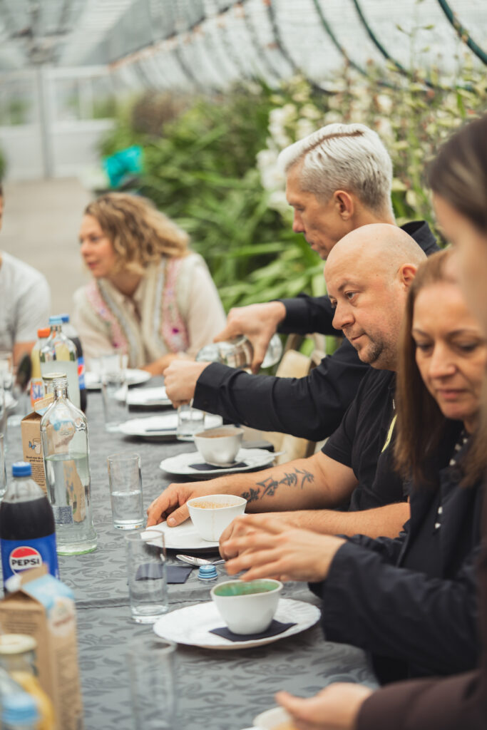 Ambassadeurs lunchen bij Kwekerij Koningshof