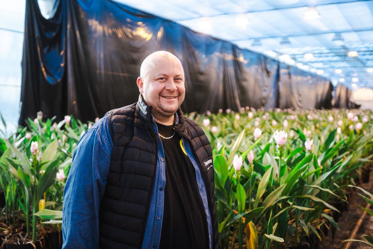 Decorum ambassador Flexyno (Ionut Carjan)